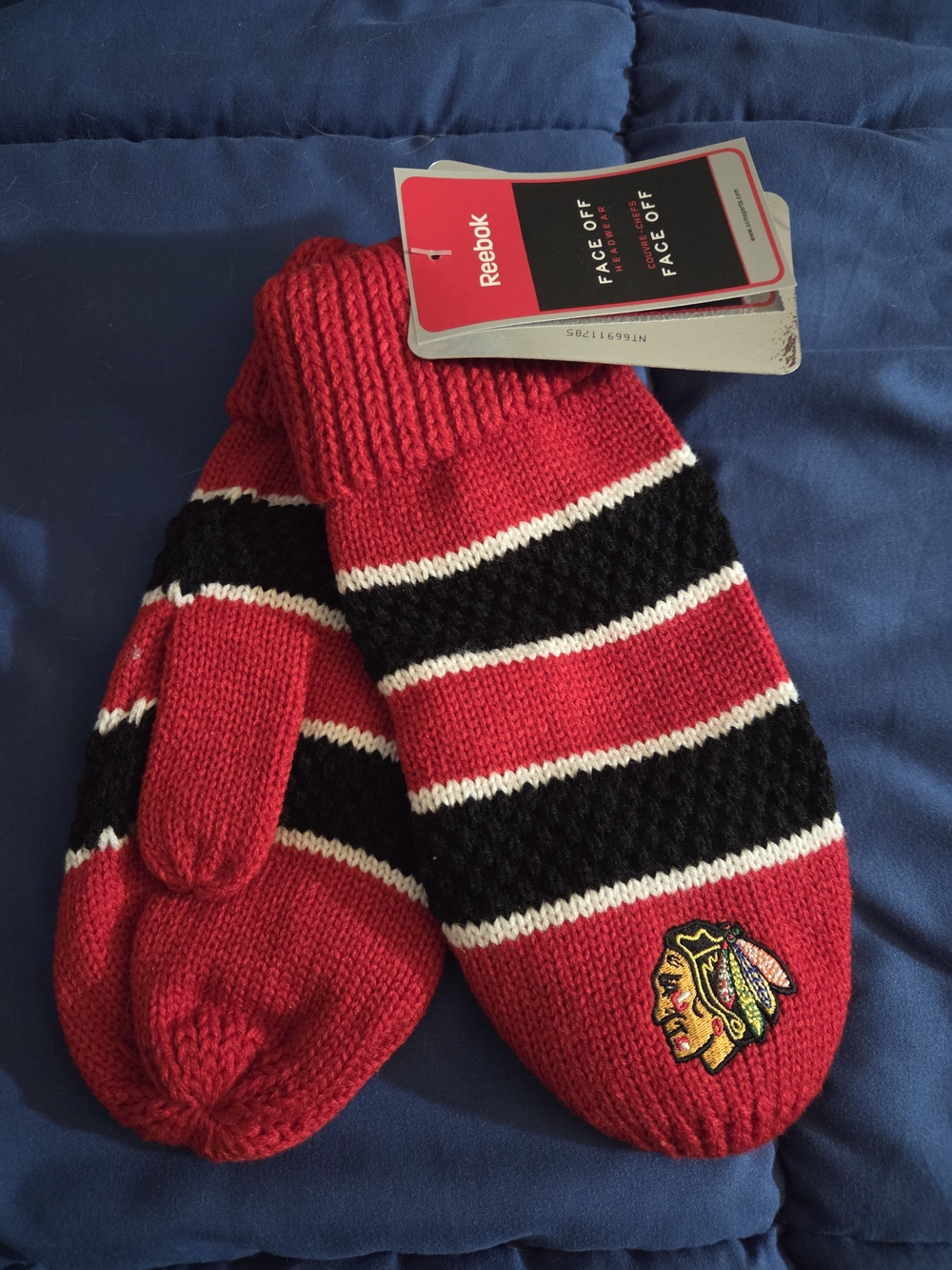 Reebok Chicago Blackhawks Striped Mittens